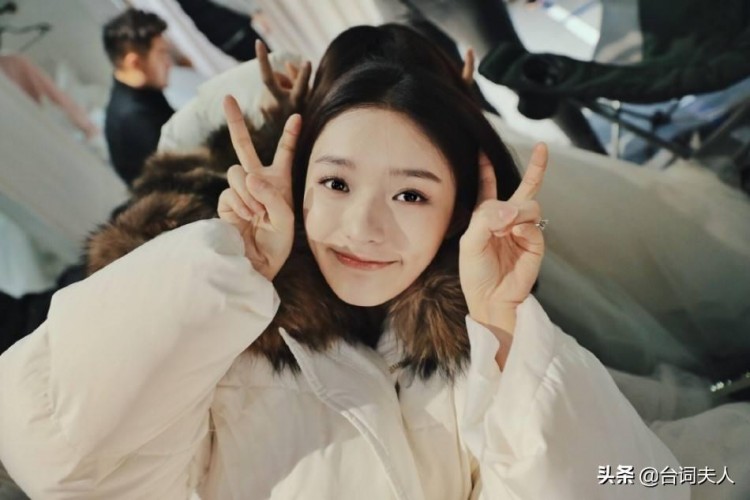 盘点明星的小号明星的双面人生有人还用自己的小号来吐槽自己